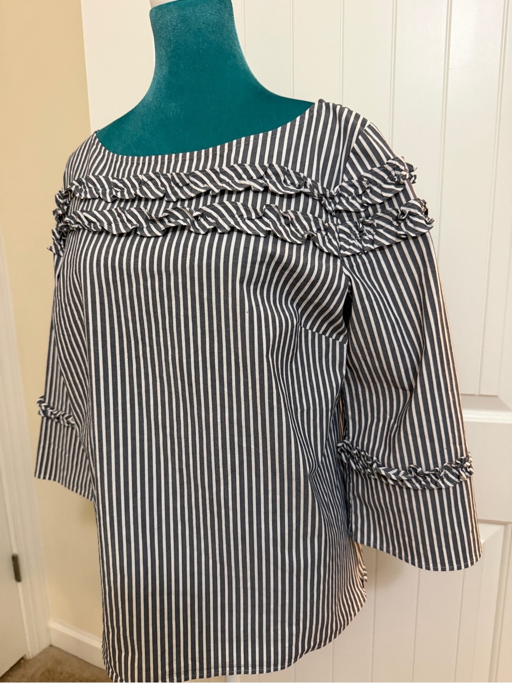 Talbots Navy and White Striped Ruffle Off-Shoulder Top Sz Large